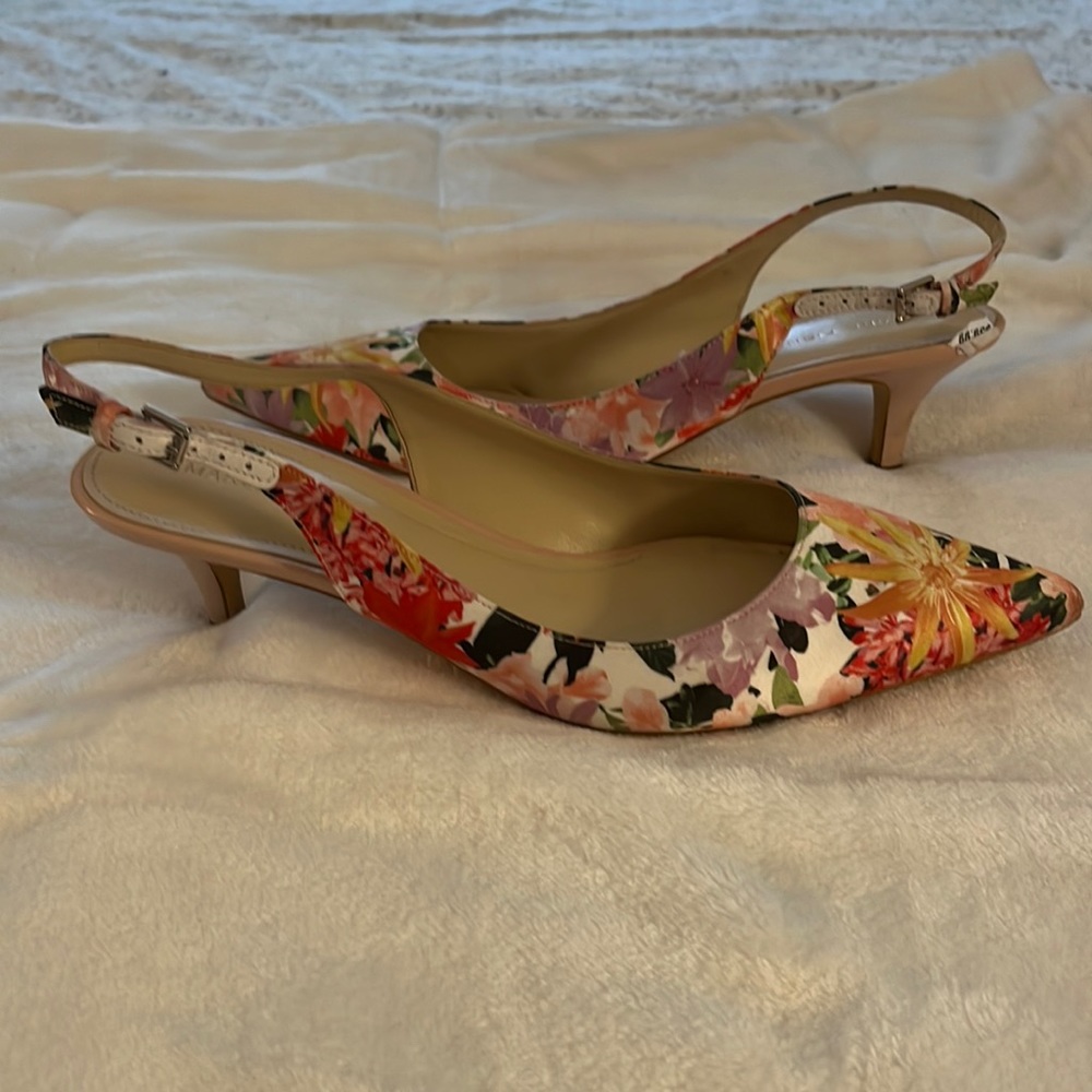Marc Fisher floral kitten heel shoes